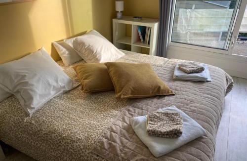 Saint-Mathieu Bed & Breakfast | L'Atelier - Loft de charme à 150m de la mer