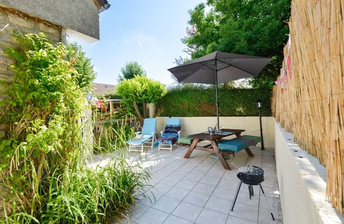 Creully Apartment | L'Escapade de Creully - Appt 2p avec grande terrasse