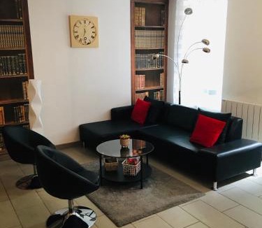 Ay House | La Halte Effervescente
