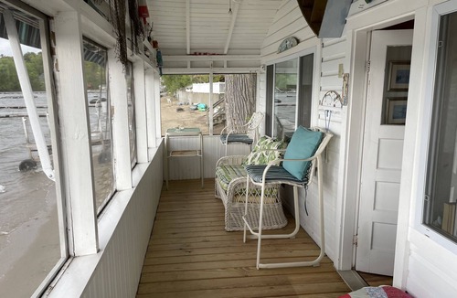 Colchester Cottage | Lake Champlain lakefront cottages with beautiful mountain views.
