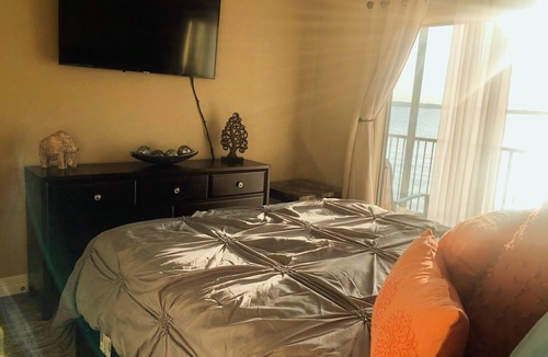 Seven Coves Condo | Lake Conroe Waterfront Suite 205