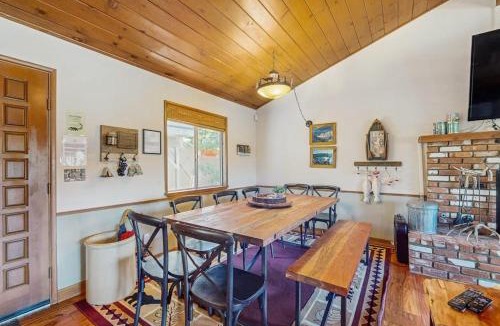 Crestline House | Lake View Magic