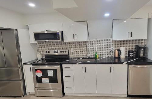 Stoney Creek Apartment | Lake-Walk House