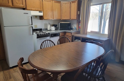 Upson House | LAKEFRONT 2-bedroom Chateau Getaway at Whitecap Mountains Resort Unit 3