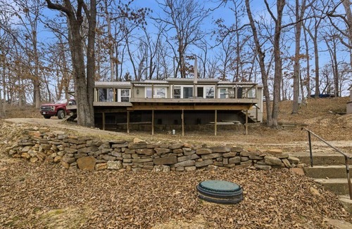 Stover House | Lakefront 3BR Oasis Next to Ivy Bend Resort & Marina