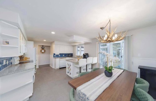 Oro Station House | Lakefront 4BR plus Den Retreat with Swim Spa, Sauna & Games