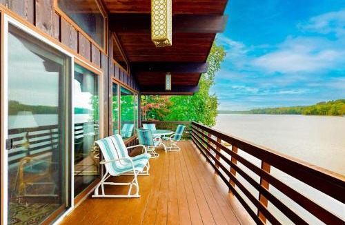 Lake Tomahawk House | Lakefront Haven