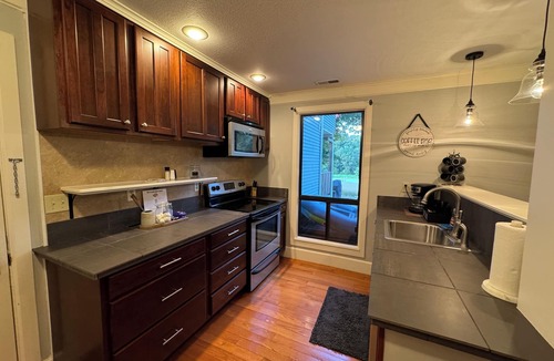 Innsbrook Condo | Lakefront Studio Condo
