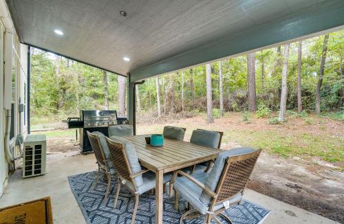 Lone Star House | Lakefront Texas Abode w/Kayaks, Fire Pit & Patio!