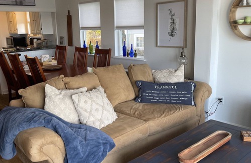 St. Albans House | Lakefront Three Bedroom Cottage