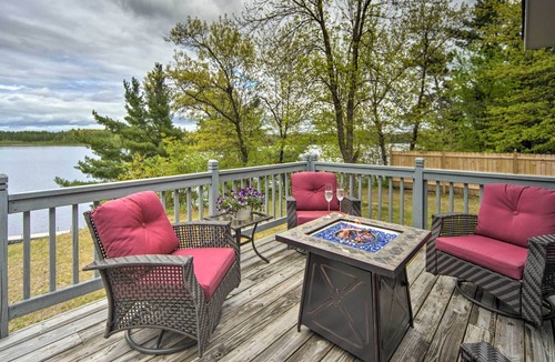 Webster Cabin | Lakefront Webster Retreat w/ Deck & Fire Pit!