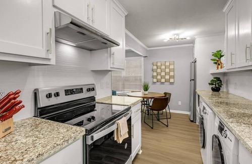 College Station Apartment | Lakeside: First floor/King Beds
