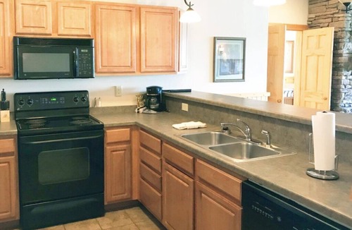 Two Harbors Condo | Lakeview Burlington Bay Three Bedroom Suite