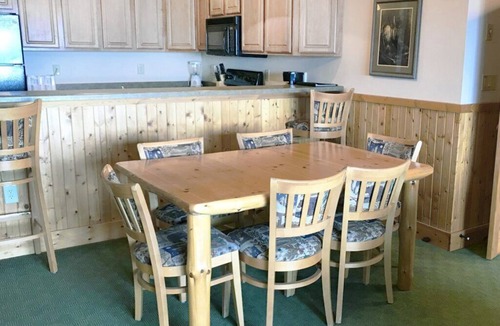 Two Harbors Condo | Lakeview Burlington Bay Three Bedroom Suite