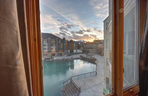 Lakeside Village Condo | Lakeview Studio | Balcony + Pool + Trails