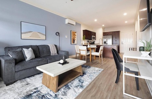 Johnstown Apartment | Landing | Beautiful 2BD, Yoga Studio, Gym