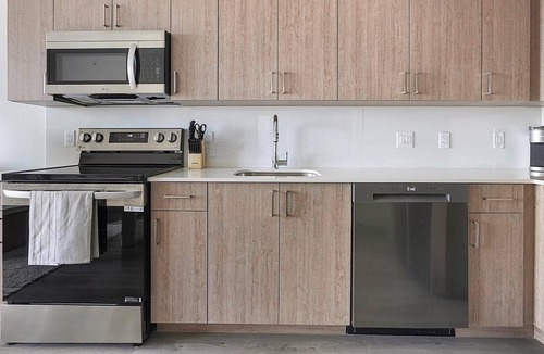 Hialeah Apartment | Landing | Incredible 2BD, Gym