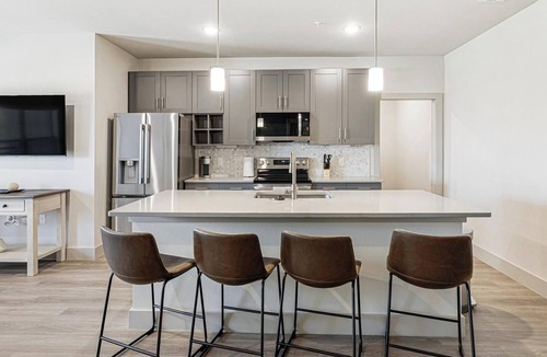 Midlothian Apartment | Landing | Modern 2BD, Clubhouse, Game Room