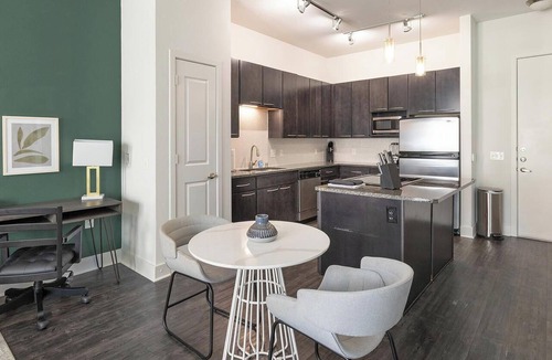 Dallas Design District Apartment | Landing | Modern Studio, Clubhouse, Gym