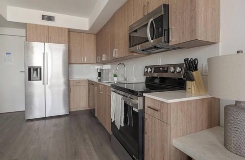 Hialeah Apartment | Landing | Stylish 2BD, Gym