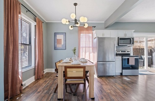 Morton Meadows House | Large BDRM W/private Nook Near UNMC/Blackstone - Shared House
