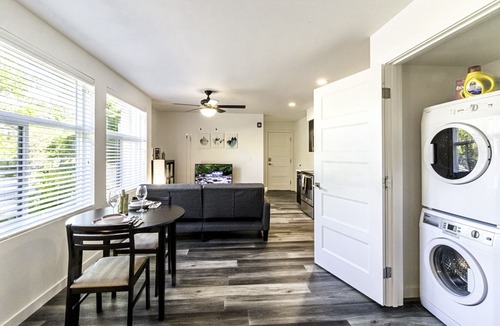 Olympia Apartment | Large Evts-4 Apts/Penthouse-Rooftop-Studio-Business