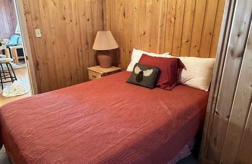 Webster Resort | Large group lakeside getaway on Big Yellow Lake! Pet friendly!