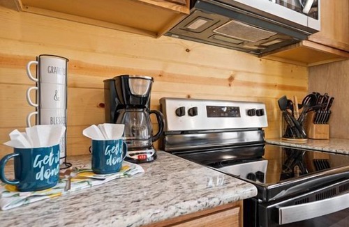 Golden Cabin | Large River front cabin overlooking Glover River