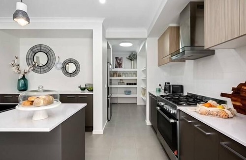 Leneva House | Leneva Stylish & Spacious Stay - Spacious four bedroom, two bathroom property