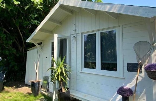 Perros-Guirec Ski Chalet | Les Studios de la Côte Roz: Solo Traveler, Garden