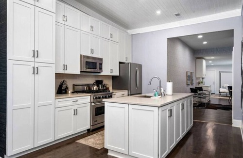 Victorian Village Apartment | Luxe Studio w/King Bed + Sofa | Walk to OSU/Bars