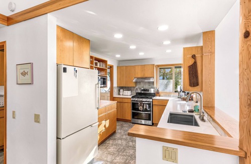 Bellingham House | Luxe Waterfront Haven: 3BR Vaulted-Ceiling Home w/Scenic Ocean & Sunset Views