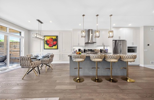 Niagara Falls House | Luxurious Niagara 3 Bdr Townhouse/Garage