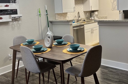 Arlington Apartment | Luxury 2bd/2ba/2 min walk to AT&T stadium