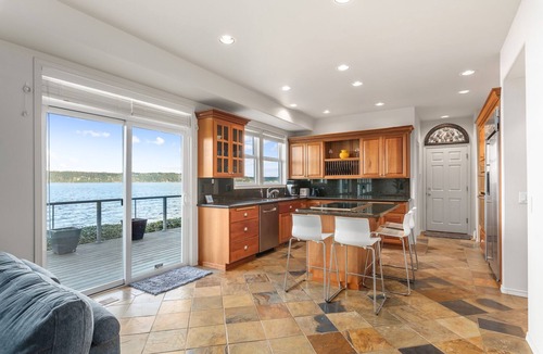 Camano Island House | Luxury Beachfront Retreat w/Hot Tub, Fireplaces, Patio, Easy Beach Access
