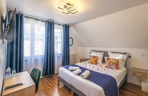 Montebourg Bed & Breakfast | Luxury detached house