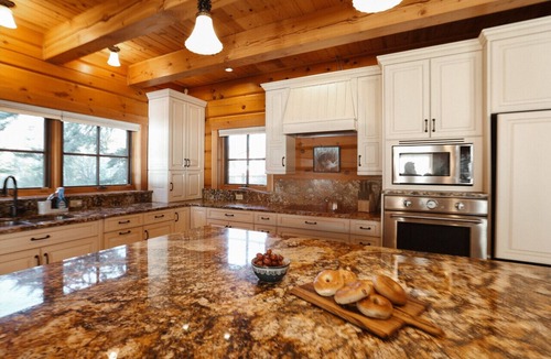 Two Harbors Cabin | Luxury Home with Guest Cabin