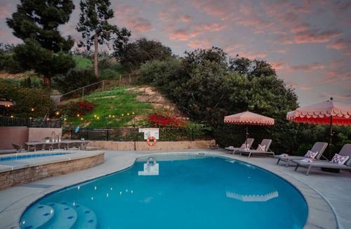 Whittier House | Luxury VIEWS | Pool&SPA Heat|Games|Outdoor dining