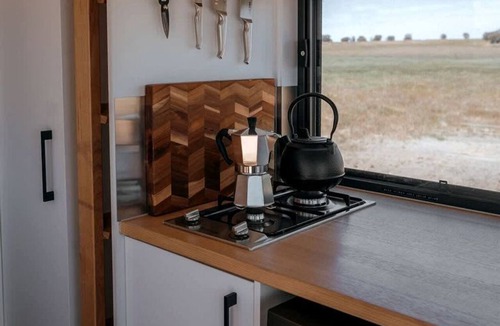 Skipton Cabin | Magical Tiny House with Amazing Stargazing and Deck in Victoria