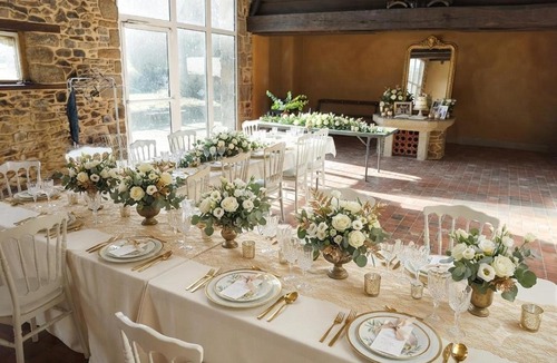 Ernee Villa | Maison bourgeoise avec grande salle de mariage