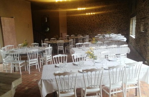 Ernee Villa | Maison bourgeoise avec grande salle de mariage