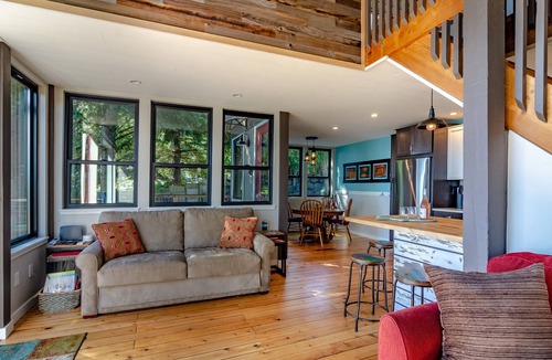 Langley House | Maple Cove Hideaway - Ocean Front Cabin - Close To Langley!
