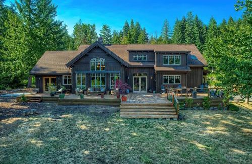 Stevenson House | Maple Hill Lodge