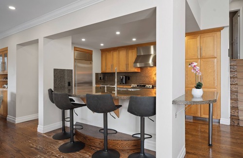 Markham House | Markham Mansion · 6BR · Hot Tub · Sauna · Gym