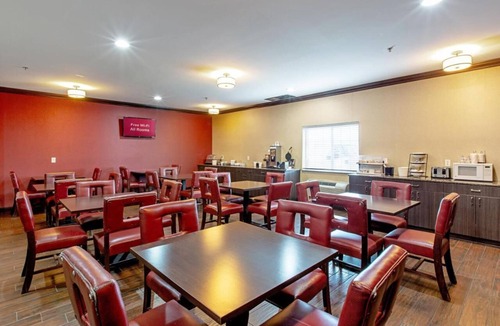 Council Bluffs Hotel | Maximum Comfort! 2 Units with Free Parking, Pet-friendly, Indoor Pool!