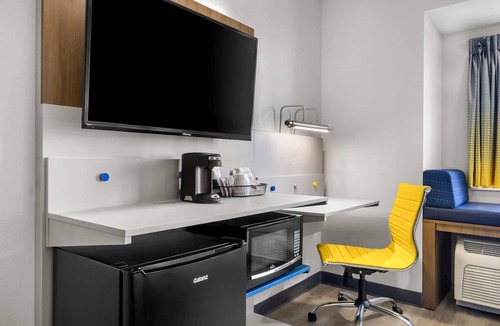 Southside Hotel | Microtel Inn & Suites by Wyndham Prairie du Chien