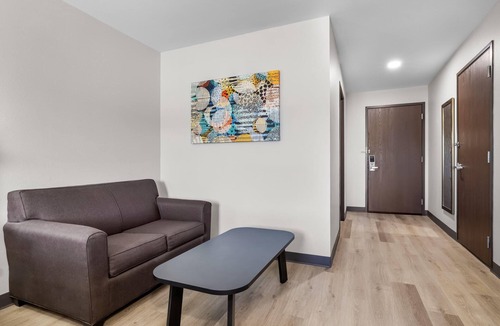Southside Hotel | Microtel Inn & Suites by Wyndham Prairie du Chien