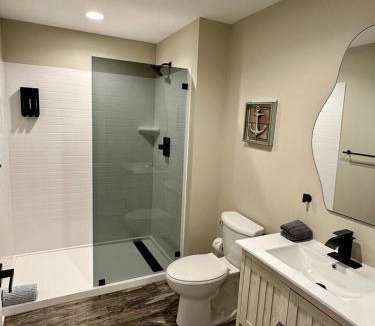 Bellevue House | Mill View Suite - River Rock Inn