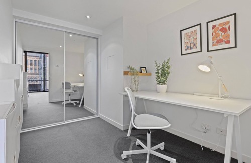 Prahran Apartment | Modern 1-Bed with Study & Balcony in Prahran