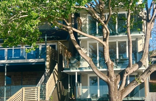 Balmain House | Modern balmain waterfront house with pool close to shops and restaurants